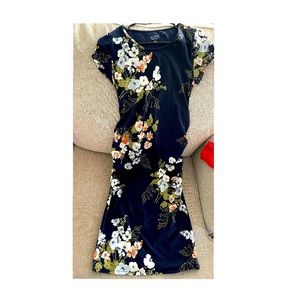 Maternity clothes, gently worn